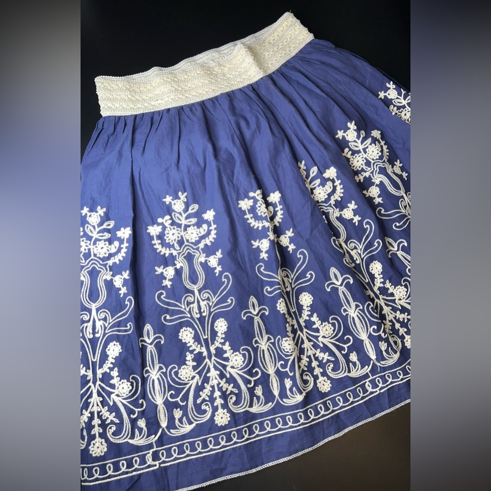 Andi & James Embroidered Summery Blue Skirt Size Medium NWOT